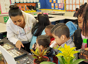 children at stem super saturday