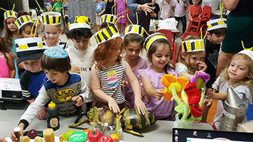 children at honeybee presentations